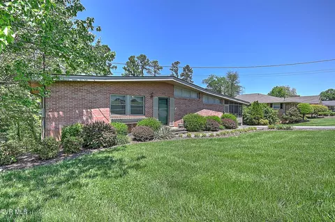 606 Crestview Drive Street Johnson City Tn 37604, Johnson City, TN 37604