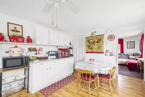 Kitchen - 1530 Chestoa Pike Pike Erwin Tn 37650, Erwin, TN 37650 photo 4 of 4