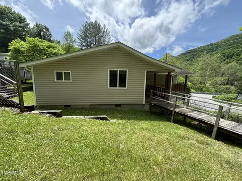 1110 W Cumberland Avenue Big Stone Gap Va 24219, Big Stone Gap, VA 24219