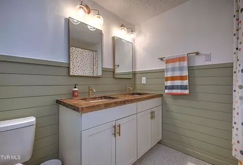 Bath - 701 Park Street Bristol Va 24201, Bristol, VA 24201 photo 3 of 8