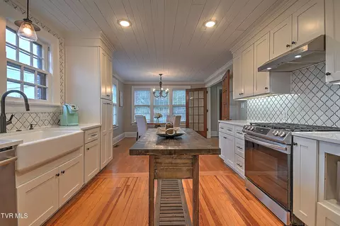 Kitchen - 701 Park Street Bristol Va 24201, Bristol, VA 24201 photo 6 of 7