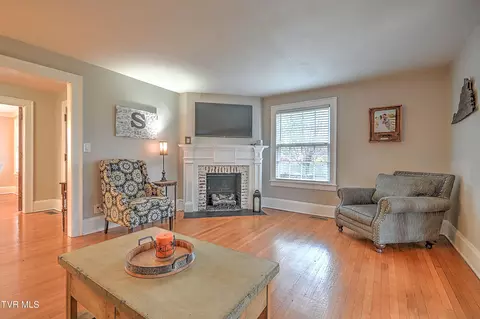 Living - 701 Park Street Bristol Va 24201, Bristol, VA 24201 photo 1 of 2