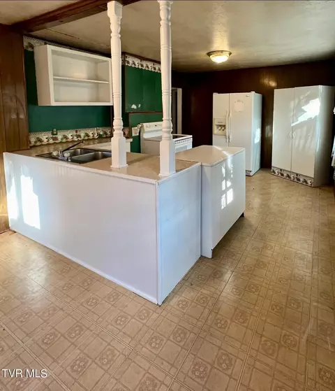 Kitchen - 191 Dillard Avenue Erwin Tn 37650, Erwin, TN 37650 photo 1 of 2