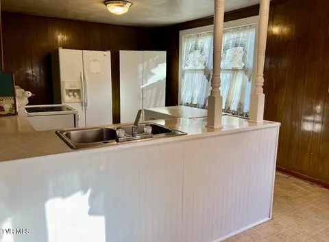 Kitchen - 191 Dillard Avenue Erwin Tn 37650, Erwin, TN 37650 photo 2 of 2
