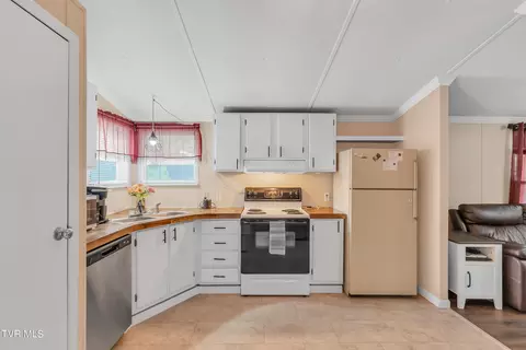 8817 Gateway Drive Wise Va 24293, Wise, VA 24293 photo 8