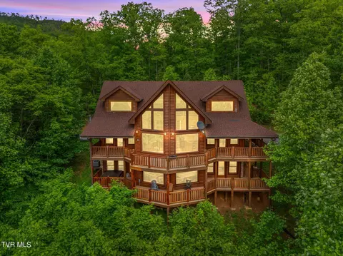 817 Big Bear Ridge Road Gatlinburg Tn 37738, Gatlinburg, TN 37738