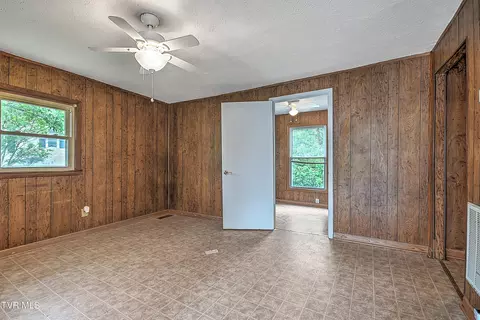 1128 E State Street Bristol Tn 37620, Bristol, TN 37620 photo 4