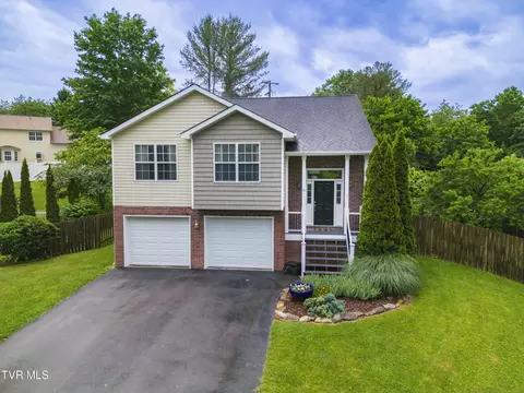 8 Spring Knoll Court Johnson City Tn 37601, Johnson City, TN 37601