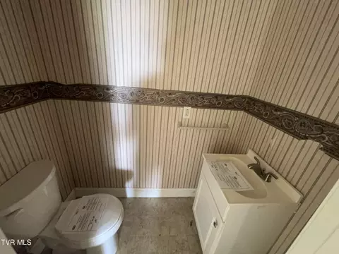Bath - 429 Briar Thicket Road Bybee Tn 37713, Bybee, TN 37713 photo 1 of 4