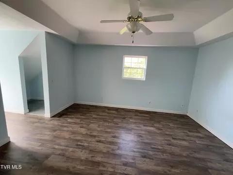 Living - 429 Briar Thicket Road Bybee Tn 37713, Bybee, TN 37713 photo 4 of 5