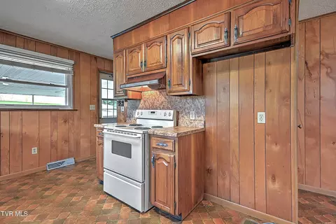 Kitchen - 127 Forrest Road Fall Branch Tn 37656, Fall Branch, TN 37656 photo 7 of 7