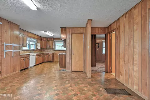 Kitchen - 127 Forrest Road Fall Branch Tn 37656, Fall Branch, TN 37656 photo 1 of 7