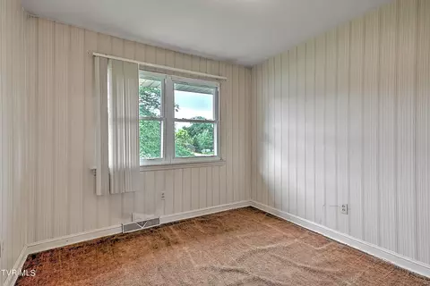 Bedroom - 127 Forrest Road Fall Branch Tn 37656, Fall Branch, TN 37656 photo 4 of 9