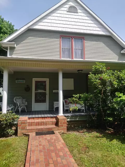 204 N Shady Street Mountain City Tn 37683, Mountain City, TN 37683