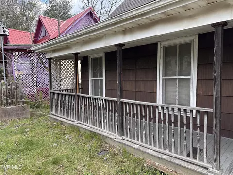 512 E Fairview Avenue Johnson City Tn 37601, Johnson City, TN 37601 photo 2