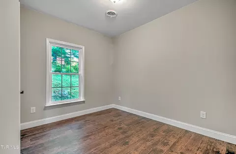 Bedroom - 2127 Highway 93 Fall Branch Tn 37656, Fall Branch, TN 37656 photo 4 of 7