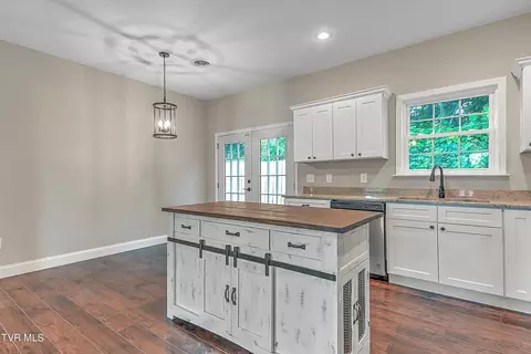 Kitchen - 2127 Highway 93 Fall Branch Tn 37656, Fall Branch, TN 37656 photo 2 of 5