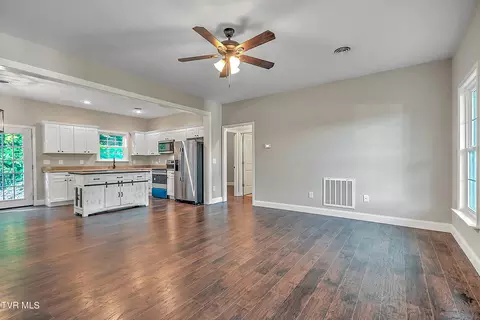Living - 2127 Highway 93 Fall Branch Tn 37656, Fall Branch, TN 37656 photo 2 of 4