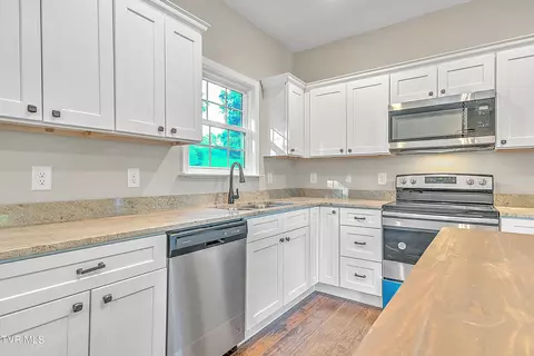 Kitchen - 2127 Highway 93 Fall Branch Tn 37656, Fall Branch, TN 37656 photo 5 of 5
