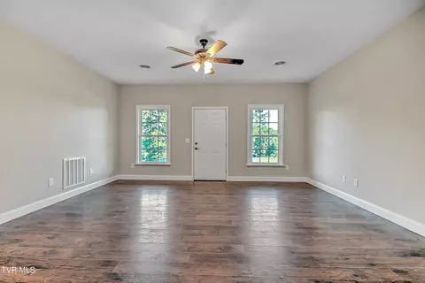 Living - 2127 Highway 93 Fall Branch Tn 37656, Fall Branch, TN 37656 photo 4 of 4