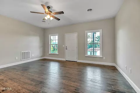 Living - 2127 Highway 93 Fall Branch Tn 37656, Fall Branch, TN 37656 photo 3 of 4