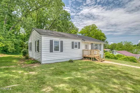 208 Gregory Avenue Greeneville Tn 37745, Greeneville, TN 37745 photo 2
