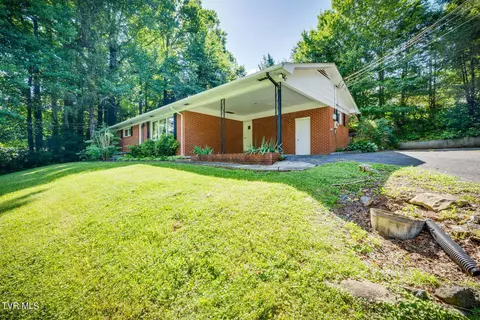 910 Laurel Avenue Erwin Tn 37650, Erwin, TN 37650 photo 2