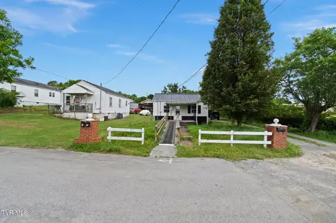 335 Biddle St Greeneville Tn 37745, Greeneville, TN 37745 photo 2