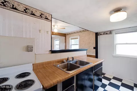 335 Biddle St Greeneville Tn 37745, Greeneville, TN 37745 photo 16