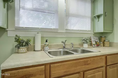 Kitchen - 104 E Holston Avenue Johnson City Tn 37601, Johnson City, TN 37601 photo 2 of 2