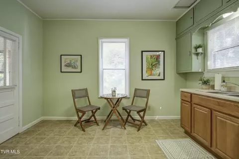 Dining - 104 E Holston Avenue Johnson City Tn 37601, Johnson City, TN 37601 photo 4 of 4