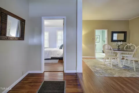 Entry Way - 104 E Holston Avenue Johnson City Tn 37601, Johnson City, TN 37601 photo 2 of 3