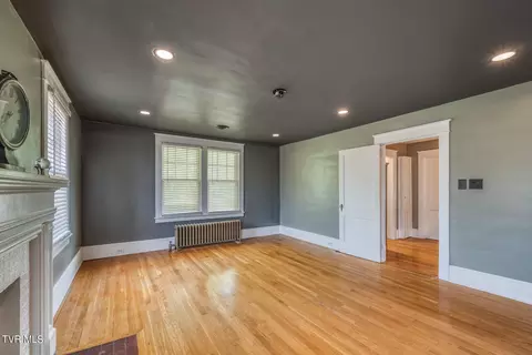 Living - 722 Arlington Avenue Bristol Va 24201, Bristol, VA 24201 photo 5 of 6
