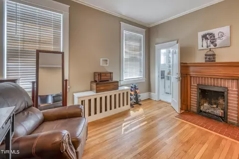 Living - 722 Arlington Avenue Bristol Va 24201, Bristol, VA 24201 photo 3 of 6