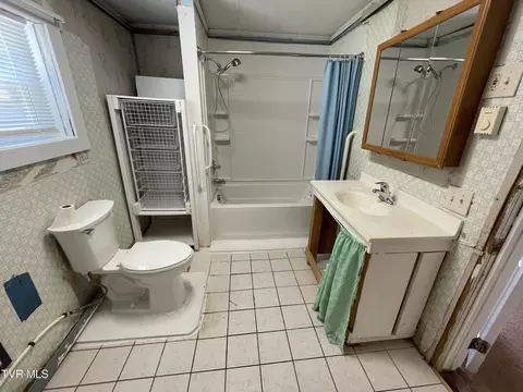 Bath - 550 Adkins Road Erwin Tn 37650, Erwin, TN 37650 photo 1 of 1