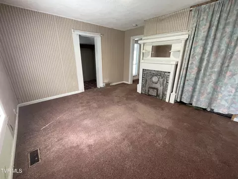 Living - 550 Adkins Road Erwin Tn 37650, Erwin, TN 37650 photo 4 of 4