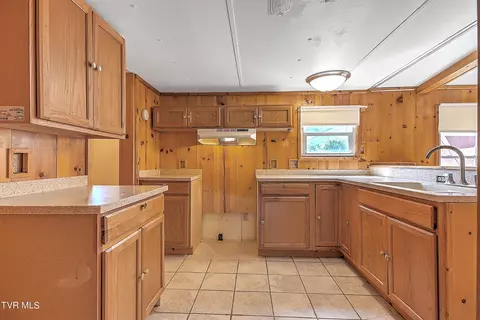 Kitchen - 847 Sunbright Road Duffield Va 24244, Duffield, VA 24244 photo 1 of 4