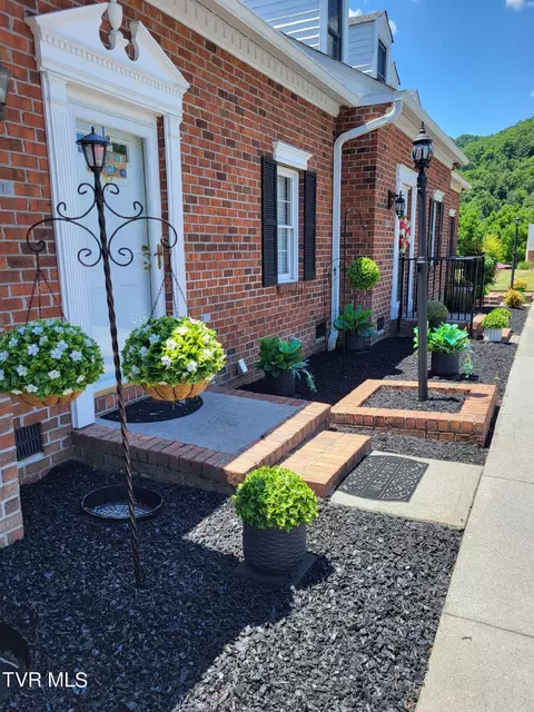 517 Hickory Rd Road 517 Bristol Tn 37620, Bristol, TN 37620