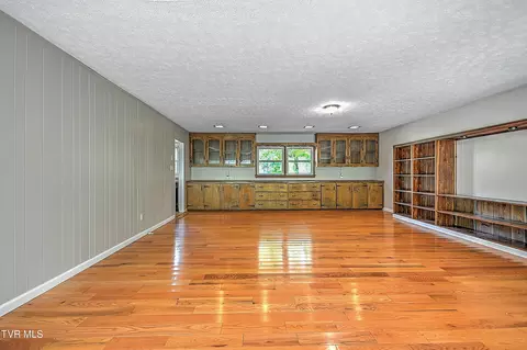 Living - 265 Cherry Lane Bristol Va 24201, Bristol, VA 24201 photo 8 of 8