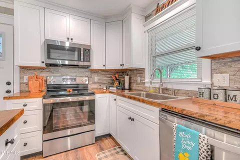 Kitchen - 1355 Rock Creek Road Erwin Tn 37650, Erwin, TN 37650 photo 6 of 8