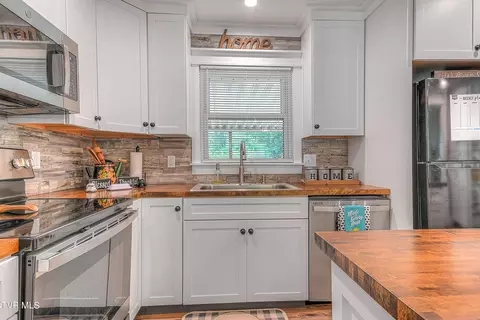 Kitchen - 1355 Rock Creek Road Erwin Tn 37650, Erwin, TN 37650 photo 5 of 8