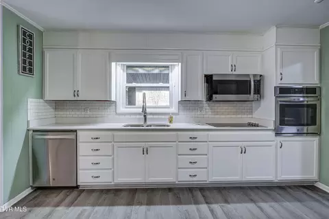 Kitchen - 910 N Elm Avenue Erwin Tn 37650, Erwin, TN 37650 photo 2 of 7
