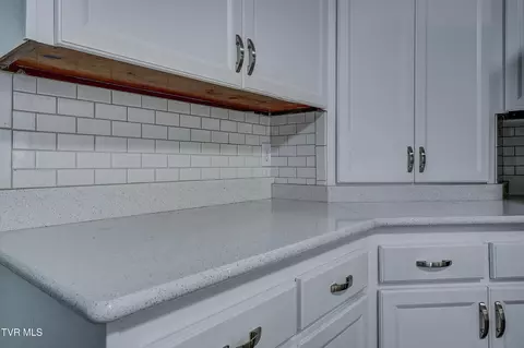 Kitchen - 910 N Elm Avenue Erwin Tn 37650, Erwin, TN 37650 photo 5 of 7