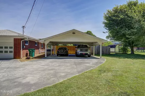 Exterior - 910 N Elm Avenue Erwin Tn 37650, Erwin, TN 37650 photo 4 of 15