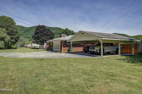 Exterior - 910 N Elm Avenue Erwin Tn 37650, Erwin, TN 37650 photo 3 of 15