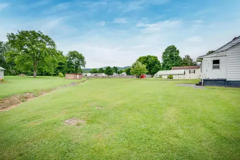 303 9th Street Erwin Tn 37650, Erwin, TN 37650 photo 24