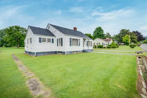 303 9th Street Erwin Tn 37650, Erwin, TN 37650 photo 2