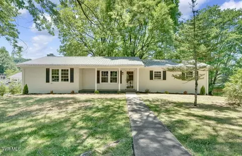 2 Howwen Circle Johnson City Tn 37604, Johnson City, TN 37604