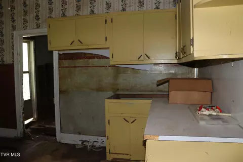 Kitchen - 1458 Fairview Road Duffield Va 24244, Duffield, VA 24244 photo 1 of 7