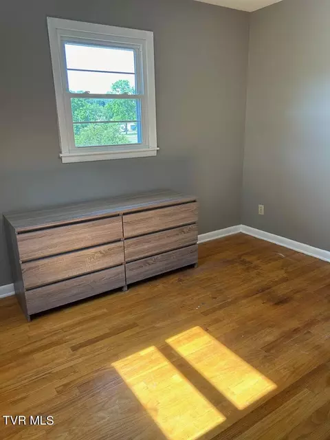 Bedroom - 18451 Benhams Road Bristol Va 24202, Bristol, VA 24202 photo 2 of 6